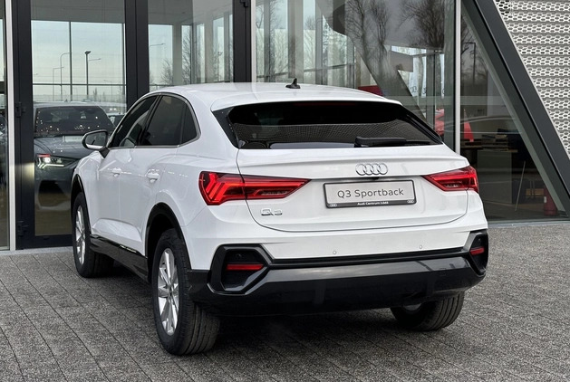 Audi Q3 cena 188100 przebieg: 5, rok produkcji 2024 z Dzierzgoń małe 326